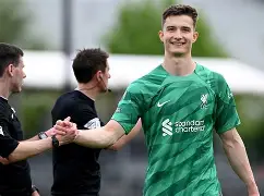 利物浦门将助攻帮助球队夺冠的简单介绍