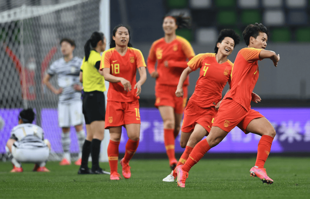 包含日本足坛纵论：女子世界杯赛事引关注的词条