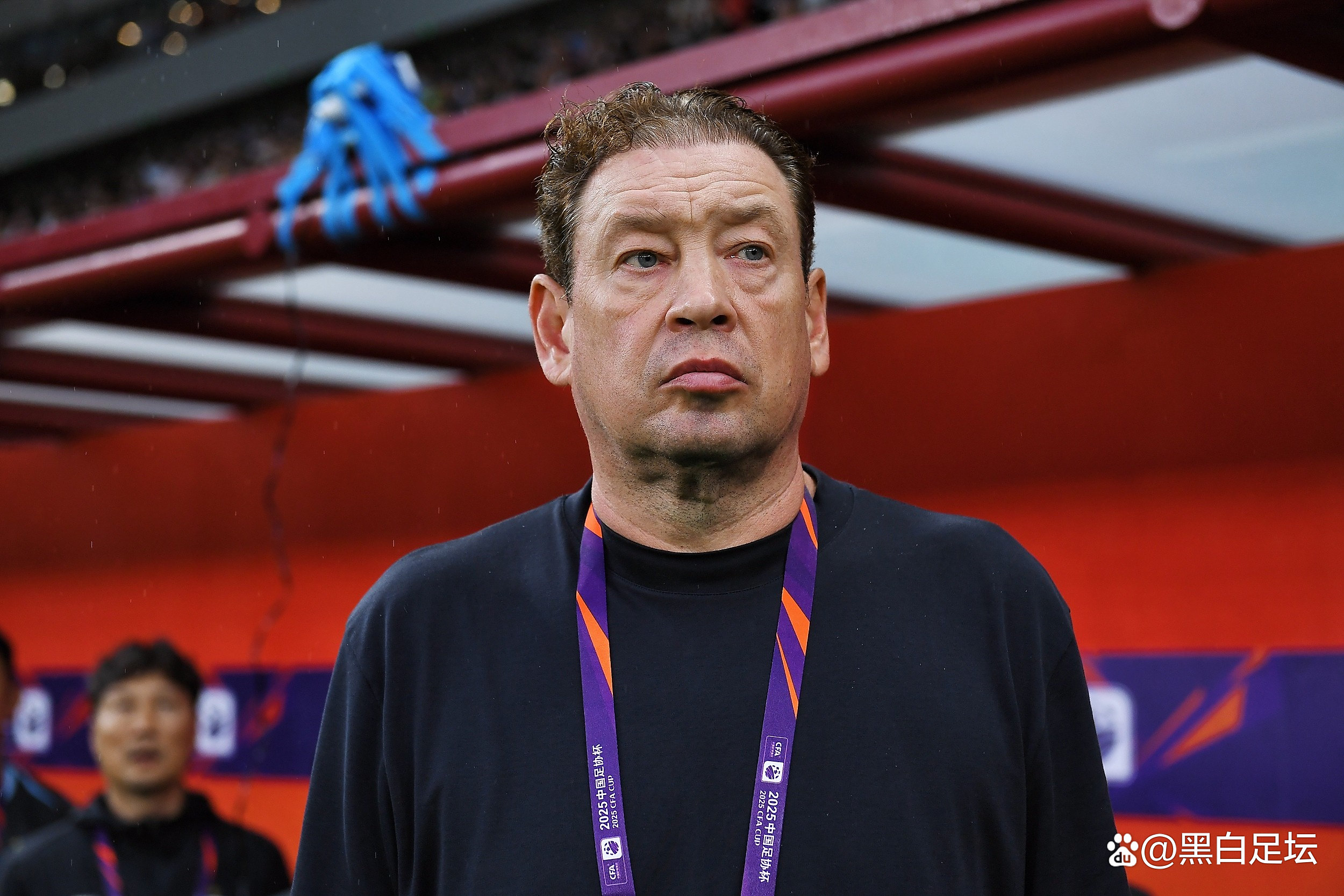 关于上海申花新教练上任,球队前景备受期待的信息 关于上海申花新教练上任,球队前景备受期待的信息