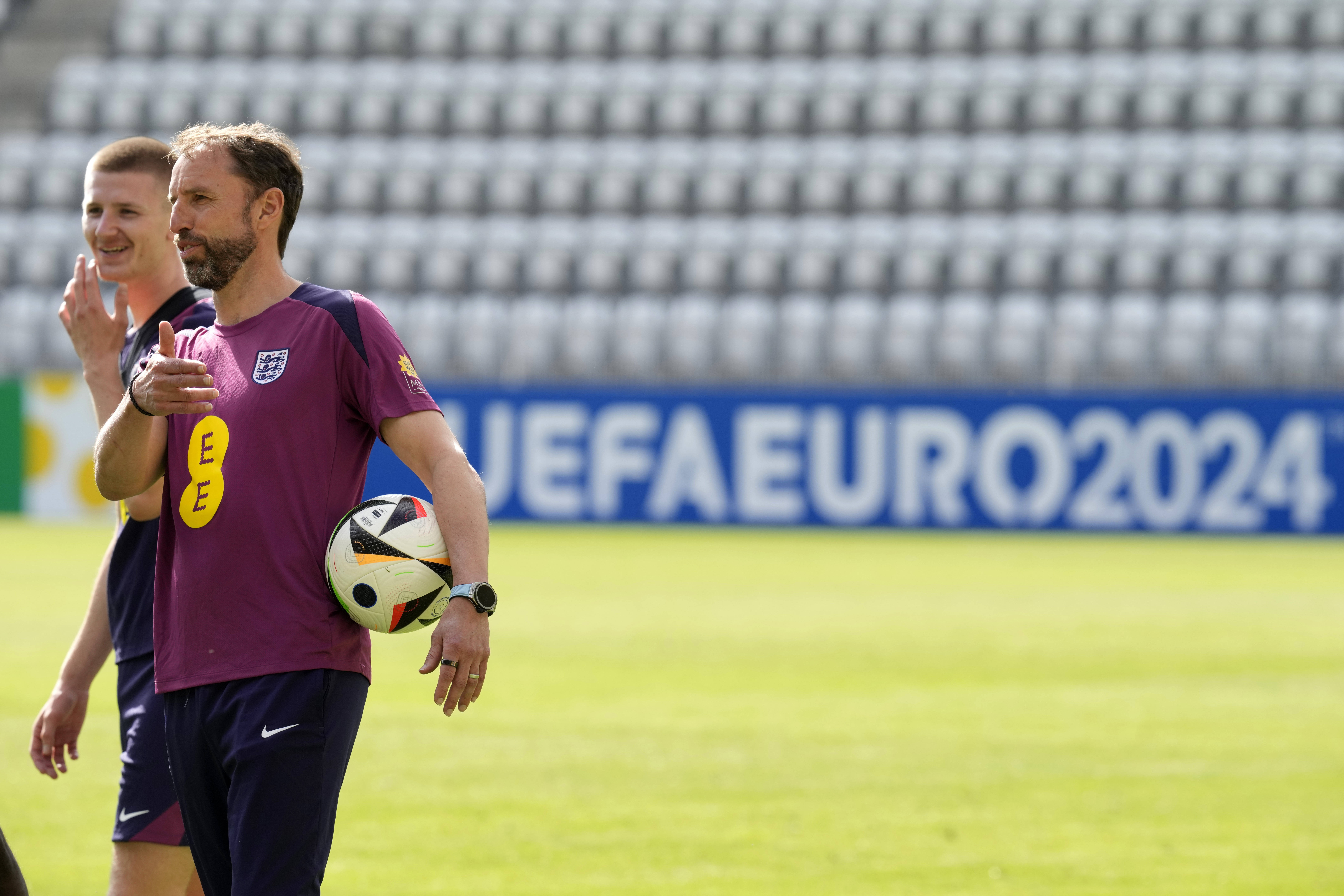 包含足球盛事报道:英格兰队获胜领先的词条 包含足球盛事报道:英格兰队获胜领先的词条