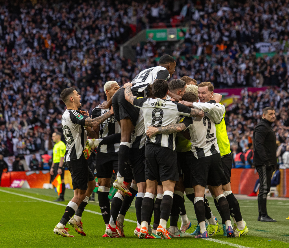 包含足球盛事报道:英格兰队获胜领先的词条 包含足球盛事报道:英格兰队获胜领先的词条