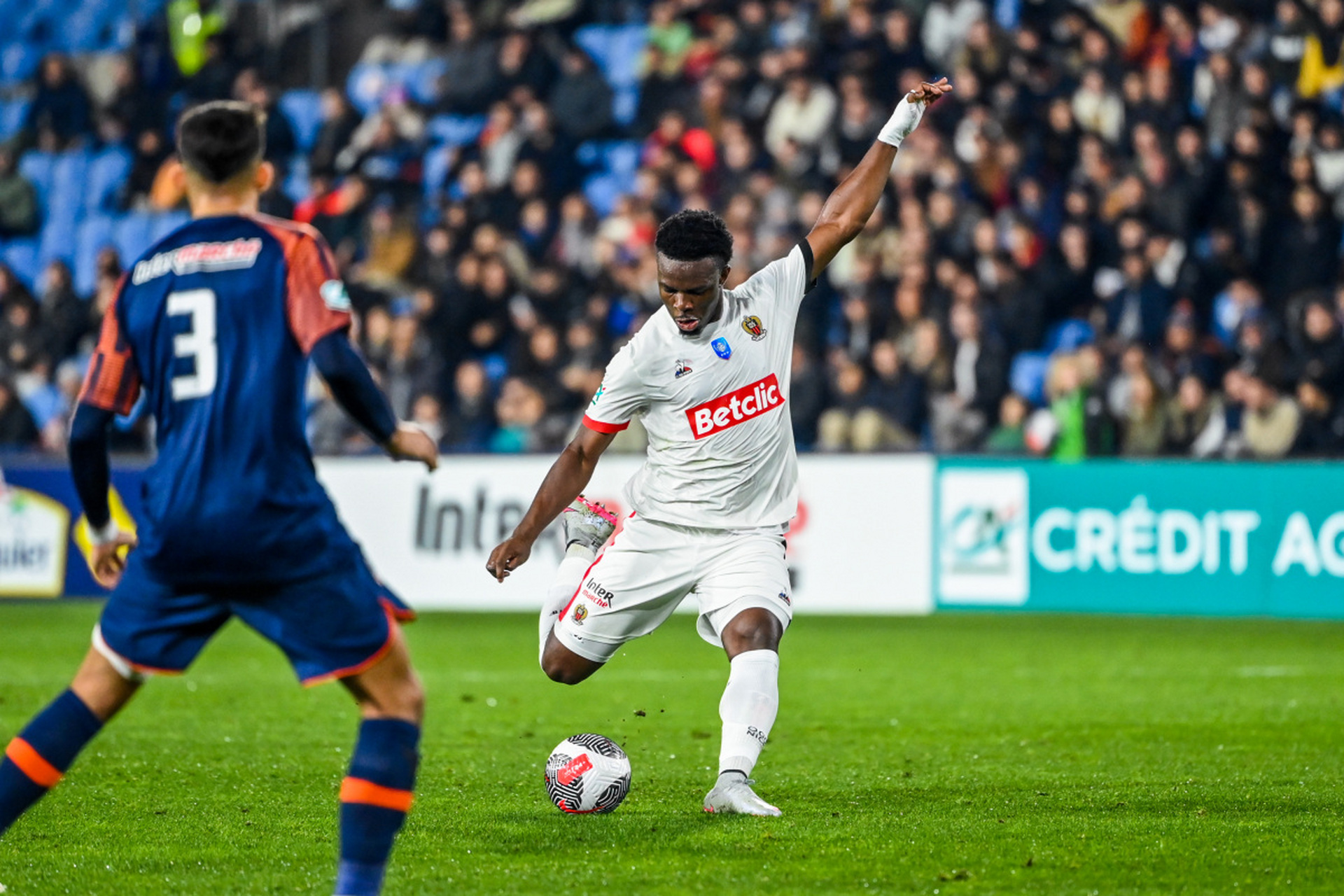 高潮迭起，欧预赛球员诠释顶级赛事精神