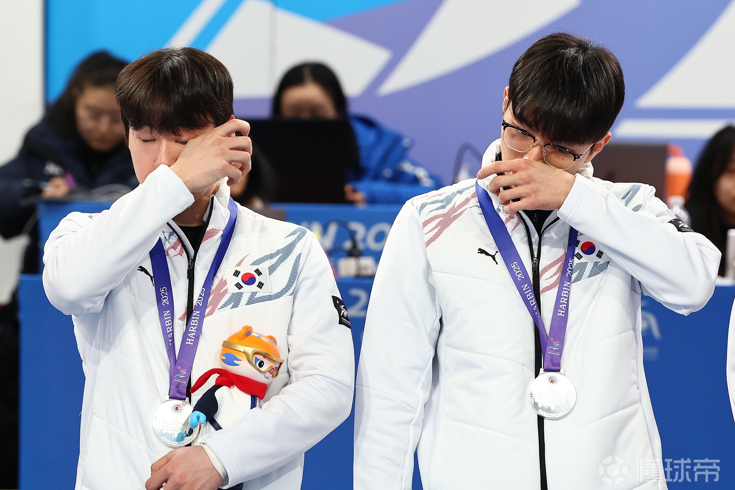 新人崭露头角,韩国团体摔跤选手包揽冠军的简单介绍 新人崭露头角,韩国团体摔跤选手包揽冠军的简单介绍