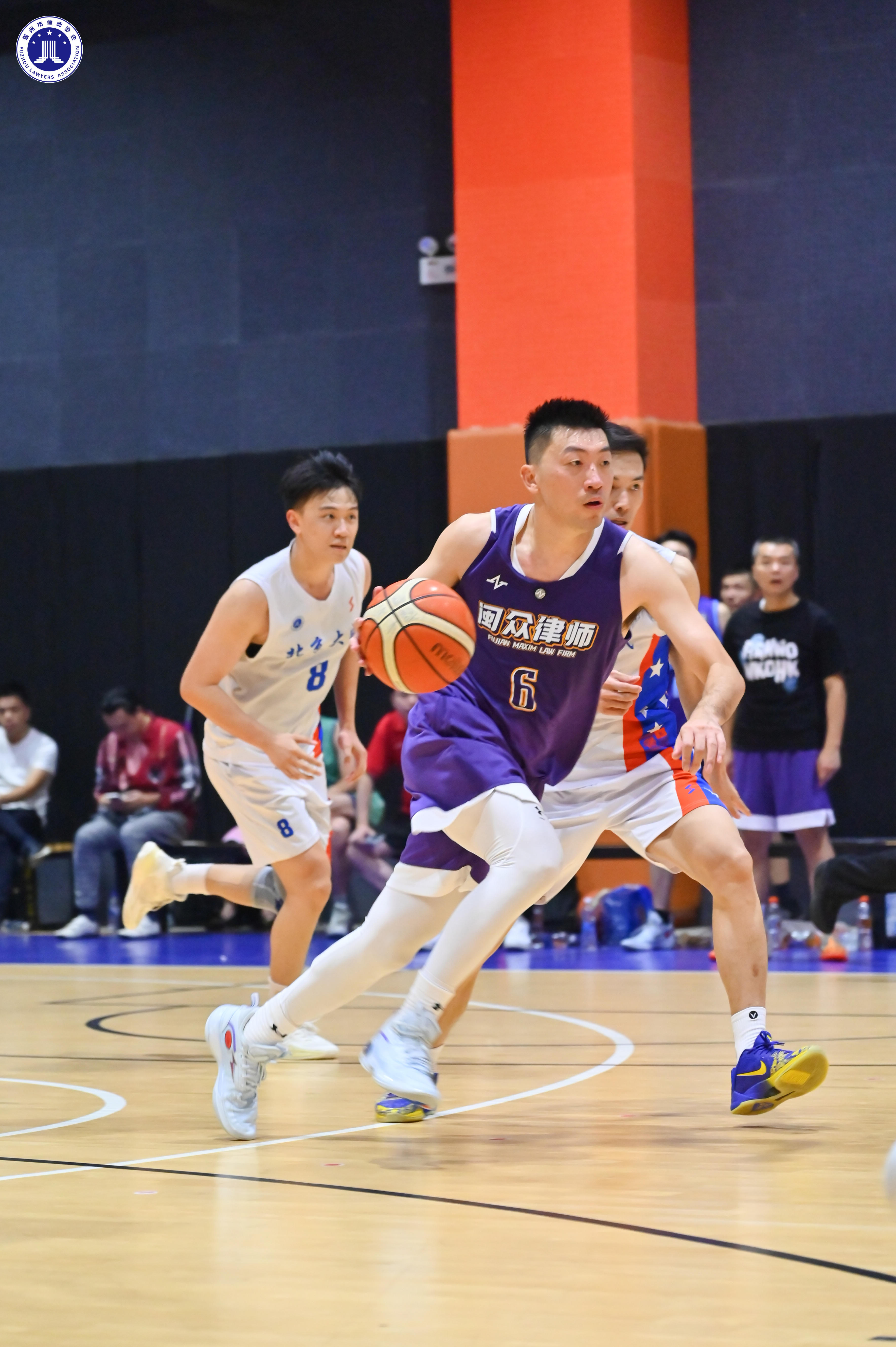 关于球员们的表现让人们看到了篮球比赛的精彩和魅力的信息 关于球员们的表现让人们看到了篮球比赛的精彩和魅力的信息