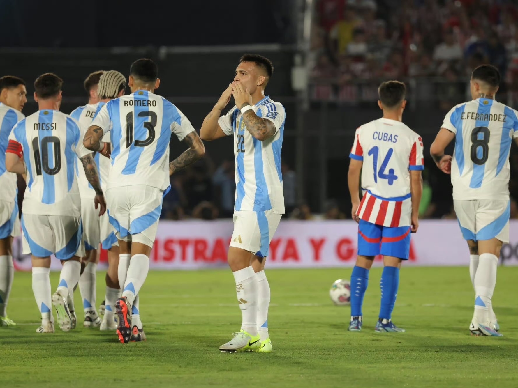 关于意大利血洗阿根廷,阿奎罗制霸全场的信息 关于意大利血洗阿根廷,阿奎罗制霸全场的信息