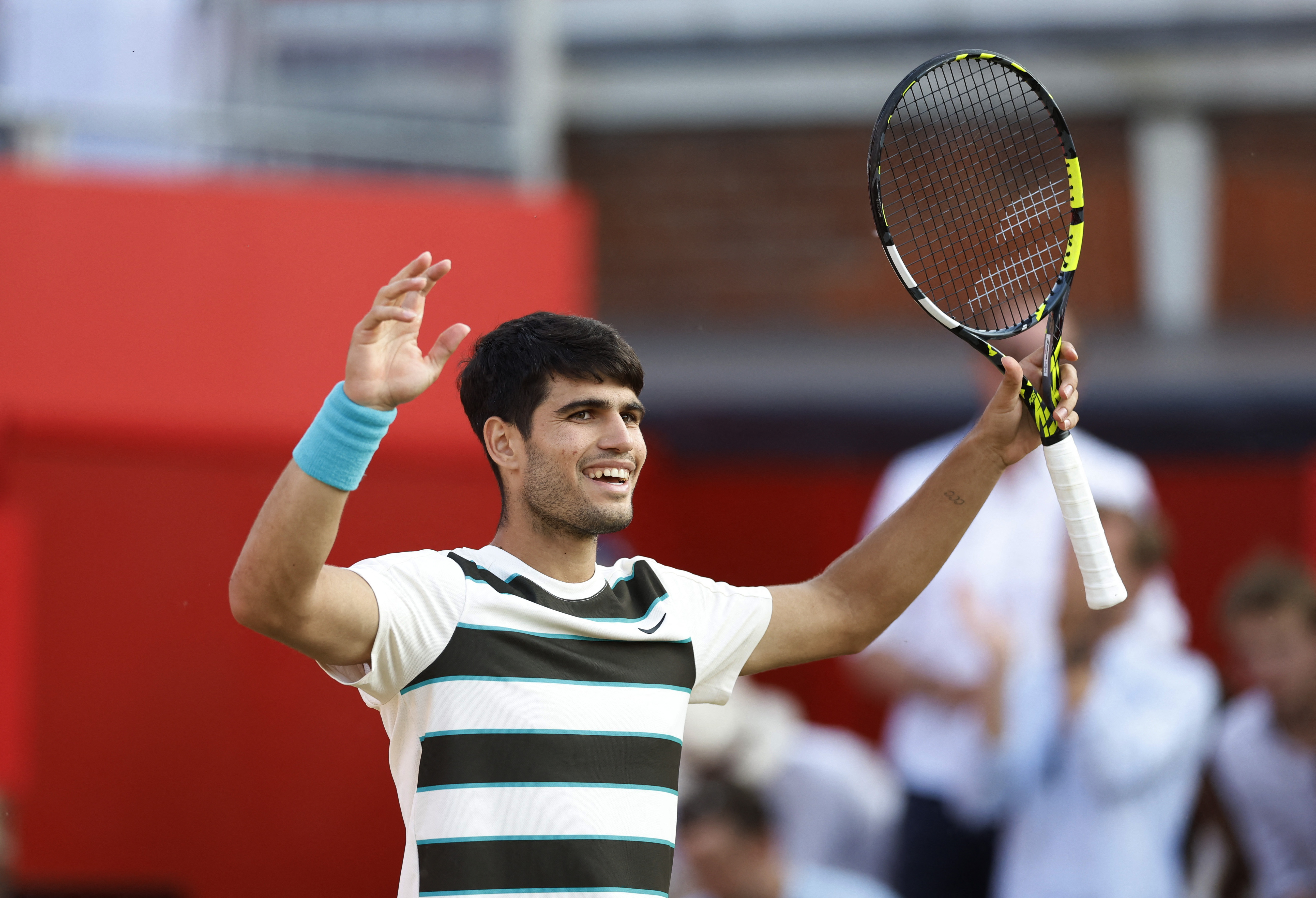 包含澳网翻盘拉沃尔杯，阿尔卡拉斯惊艳四座的词条