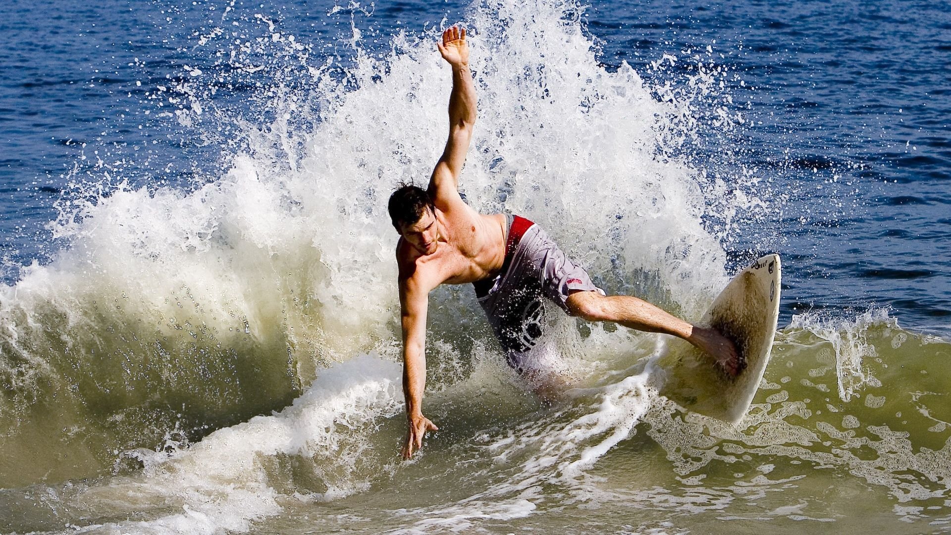 风暴眼下的定海神针,麦科勒姆扛起浙江队轻取新疆队