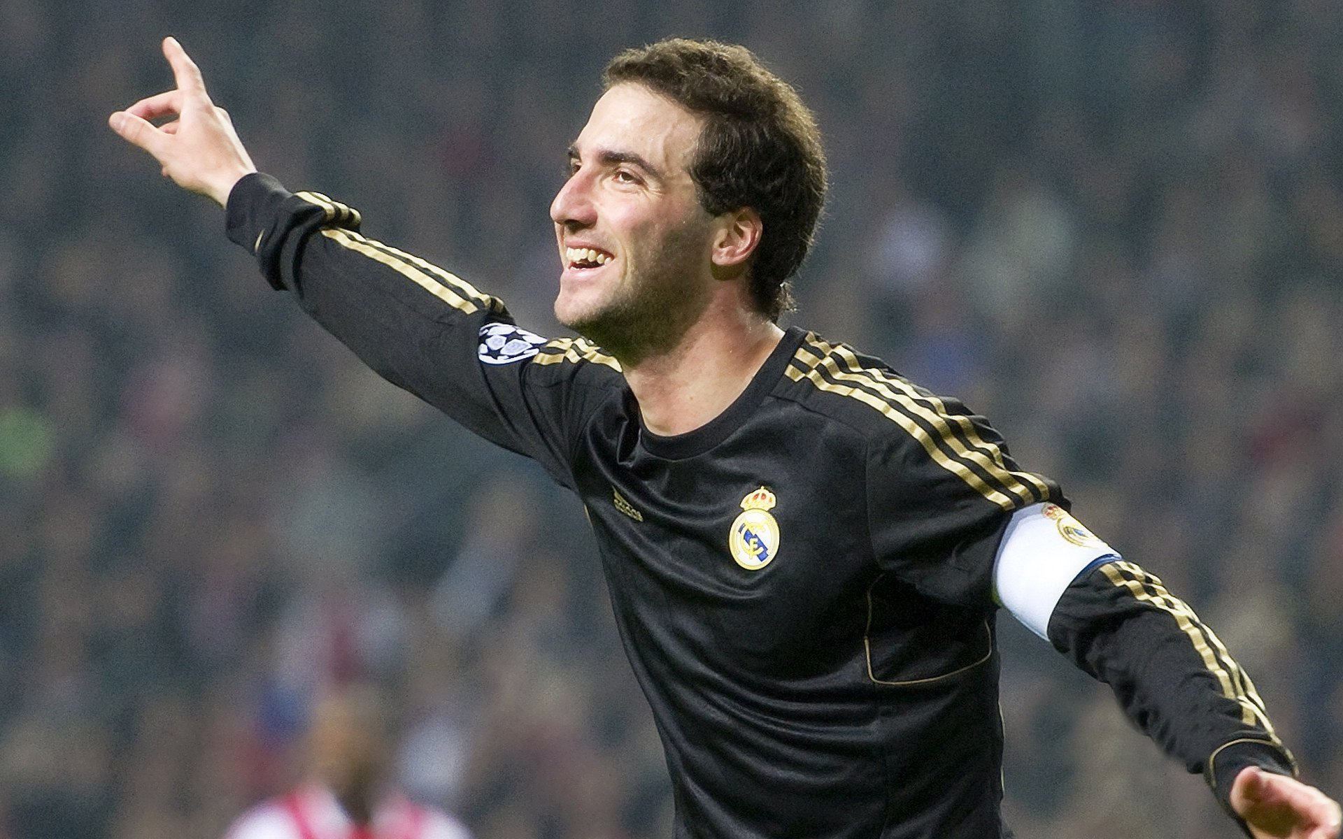 山东队力克独行侠，武切维奇统治全场